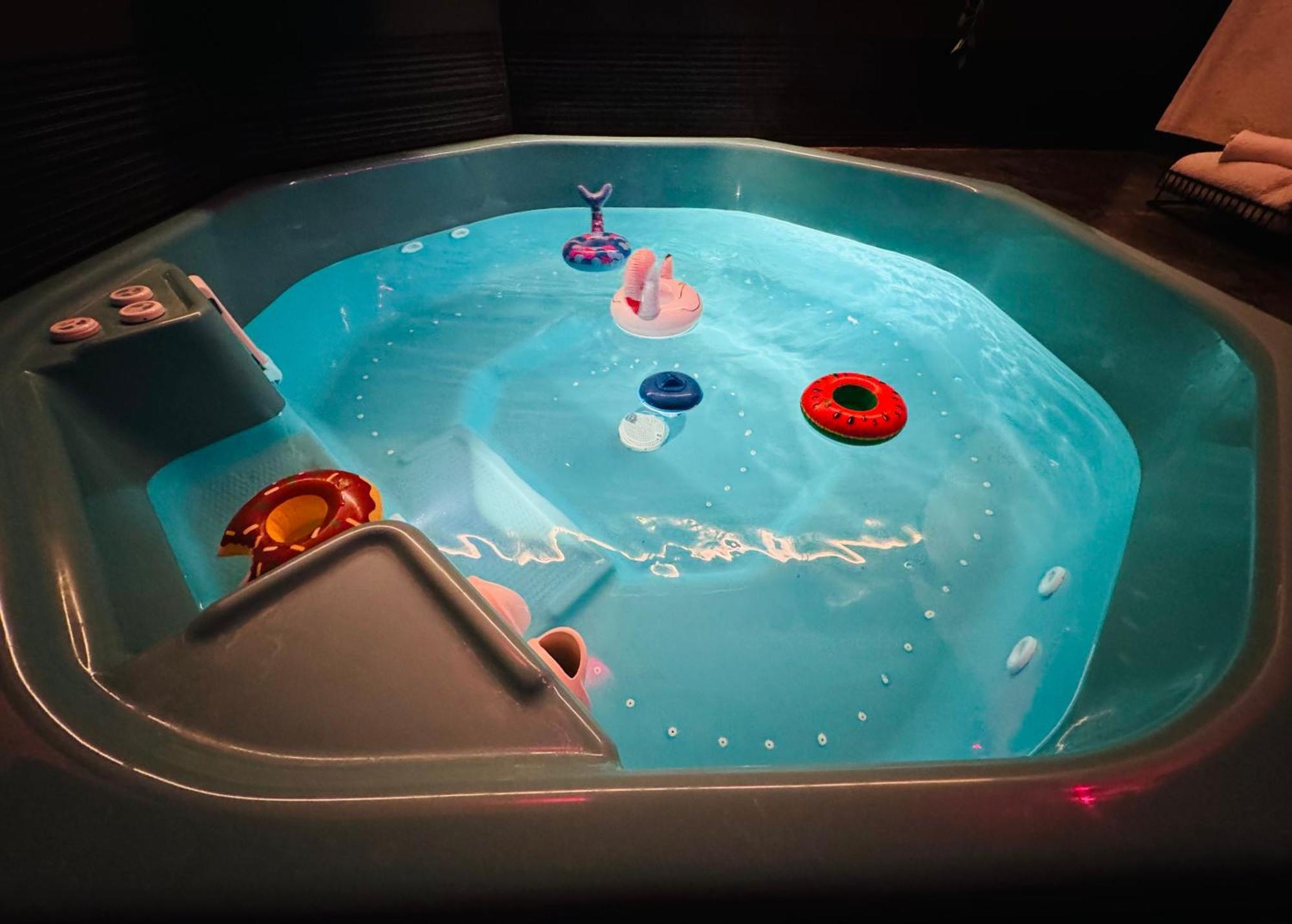 Unique Wellness ,whirlpool, Sauna, Bbq, Friends&fun Appartement *